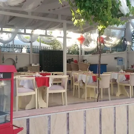 Zuzu's Kitchen & Apartahotel Gümbet